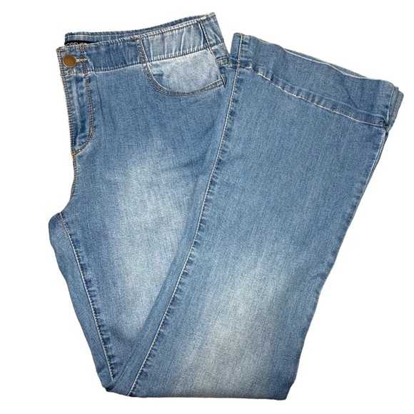 Retro Flare Leg Jeans Mid Rise Sz 12 Boho Light Blue Stretch Denim - Picture 2 of 9